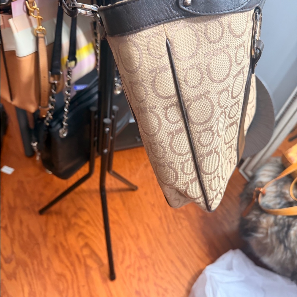 Salvatore Ferragamo Luxury Shoulder nwot! 24 hr price drop - Picture 4 of 6